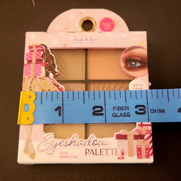 Nicole Miller Eyeshadow palette - Picture 5 of 7